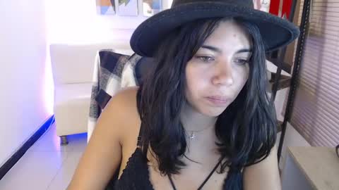 Veronica online show from May 15, 2026, 12:12 pm