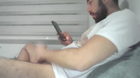 dani3l9905 online show from September 29, 2025, 1:22 am