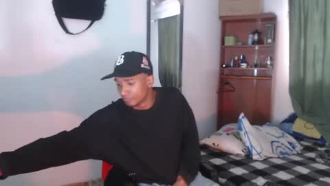 Snapshot of dani_brown19 chatting on May 3, 2026, 1:50 pm dani_brown19 online show from May 3, 2026, 1:50 pm