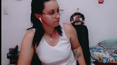 dani y jocelyn online show from December 13, 2024, 8:47 pm
