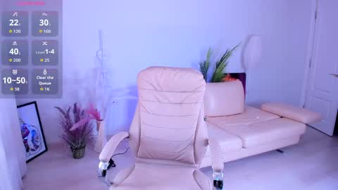 dani_kittys online show from April 30, 2026, 8:53 am