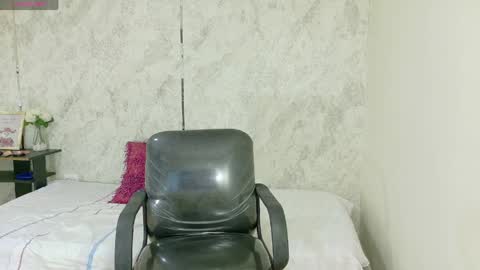 dani_lue online show from May 8, 2026, 2:33 pm