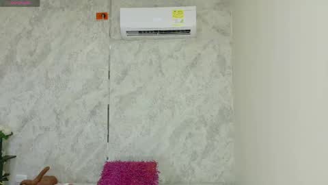 dani_lue online show from May 10, 2026, 12:32 pm