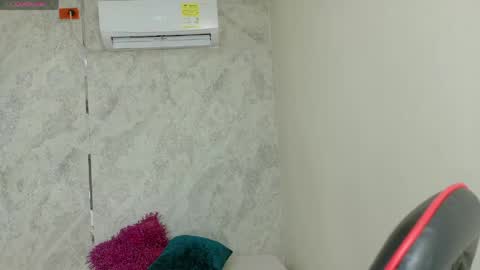 dani_lue online show from May 17, 2026, 12:23 pm