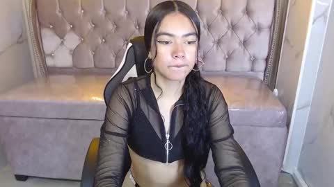 dania_b_ online show from October 17, 2025, 3:10 am