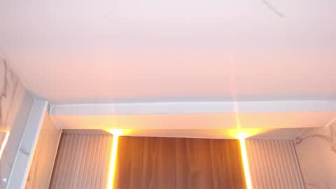 dania_b_ online show from October 23, 2025, 3:06 am