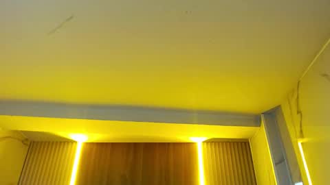 dania_b_ online show from October 30, 2025, 3:08 am