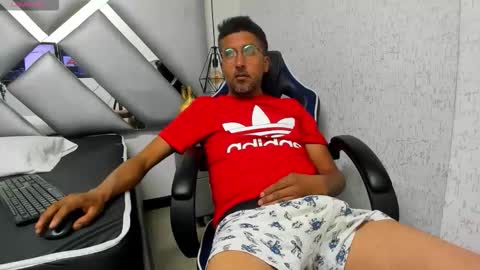 danidick_vc online show from December 5, 2025, 12:14 pm