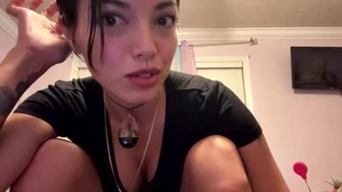 danidivina777 online show from February 26, 2025, 6:47 am
