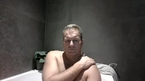 Snapshot of daniel0805 chatting on December 6, 2024, 9:32 am daniel0805 online show from December 6, 2024, 9:32 am