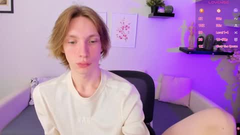 Snapshot of daniel__schmidt chatting on May 22, 2026, 8:32 am daniel__schmidt online show from May 22, 2026, 8:32 am