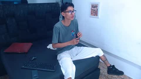 Snapshot of daniel_delux_ chatting on October 7, 2025, 11:40 am Daniel Delux online show from October 7, 2025, 11:40 am