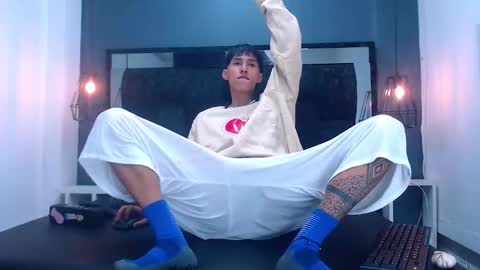 Snapshot of daniel_delux_ chatting on October 19, 2025, 3:07 am Daniel Delux online show from October 19, 2025, 3:07 am