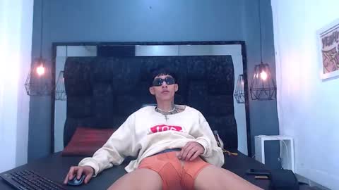 Snapshot of daniel_delux_ chatting on October 19, 2025, 3:12 pm Daniel Delux online show from October 19, 2025, 3:12 pm