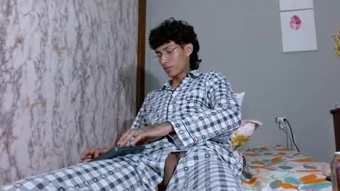 Snapshot of daniel_deluxx chatting on April 13, 2026, 12:49 am daniel_deluxx online show from April 13, 2026, 12:49 am