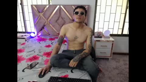 daniel_velez26 online show from April 30, 2026, 2:34 pm