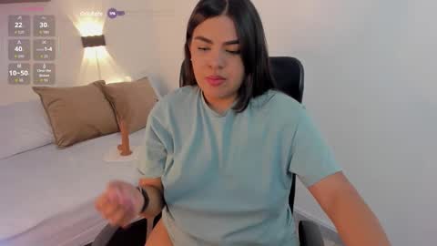 D A N I online show from December 21, 2025, 2:51 am