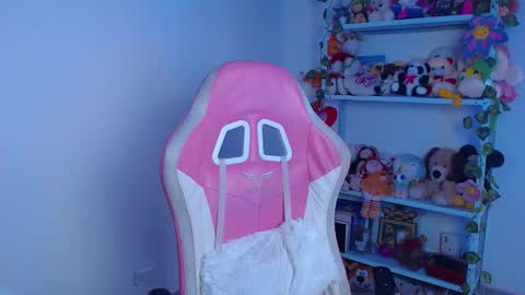 DANIELA online show from December 19, 2025, 4:25 pm