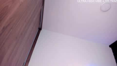 Snapshot of daniela_henaoo chatting on October 16, 2025, 11:17 pm  independent model   online show from October 16, 2025, 11:17 pm