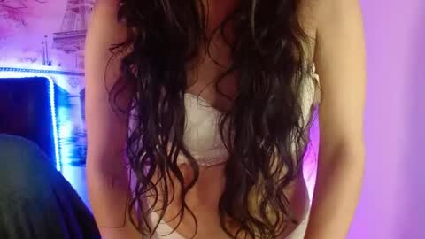 danielarivasth online show from February 25, 2025, 8:58 am