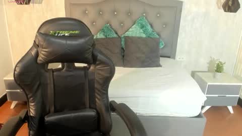 D A N I E L A   online show from January 18, 2026, 3:10 am