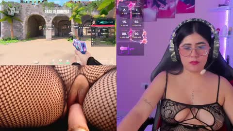 Snapshot of danielamendez__ chatting on December 28, 2024, 4:09 pm Dani online show from December 28, 2024, 4:09 pm