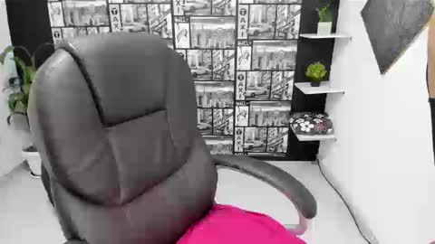 danielamonroe online show from September 8, 2025, 8:30 pm