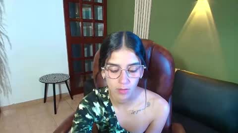 Snapshot of danielamonroe chatting on October 21, 2025, 9:15 pm danielamonroe online show from October 21, 2025, 9:15 pm