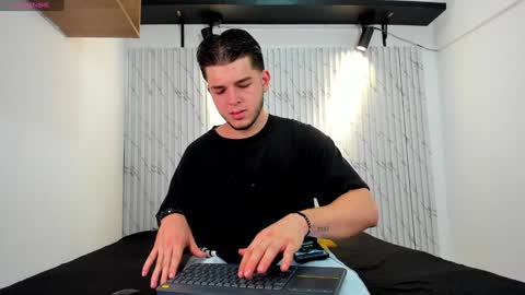 DANIEL online show from January 2, 2025, 7:51 pm