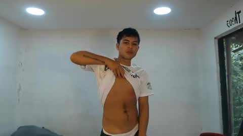 Snapshot of danielitopapii chatting on October 22, 2025, 12:27 pm danielitopapii online show from October 22, 2025, 12:27 pm