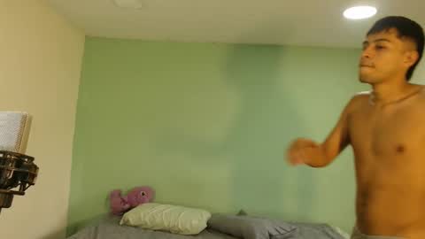 danielitopapii online show from March 25, 2026, 1:28 pm