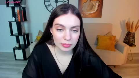 Daniella online show from March 9, 2025, 1:48 pm