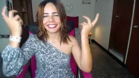 Angie online show from December 4, 2024, 3:32 pm