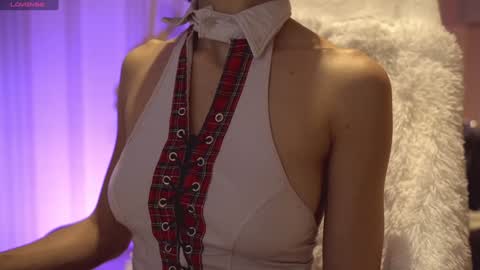 Snapshot of danielle_thomas chatting on December 21, 2024, 9:23 am Danielle online show from December 21, 2024, 9:23 am