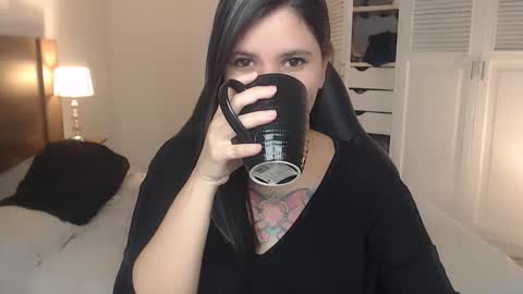 Snapshot of daniellerain chatting on March 22, 2026, 4:32 pm daniellerain online show from March 22, 2026, 4:32 pm