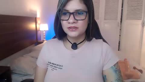 daniellerain online show from June 21, 2026, 5:04 pm