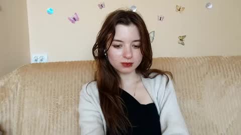 Mia online show from May 4, 2026, 7:04 am