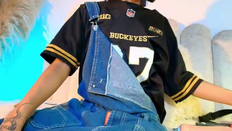 daniels_gil online show from September 9, 2025, 3:17 am