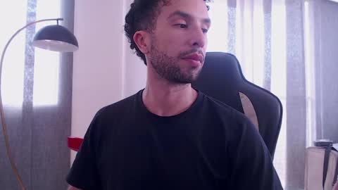 Daniel Santos online show from May 1, 2026, 6:23 pm