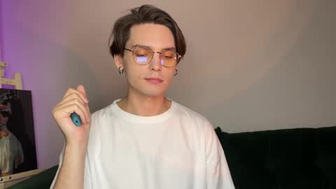 Snapshot of danieltuckerr chatting on October 5, 2025, 4:55 am danieltuckerr online show from October 5, 2025, 4:55 am