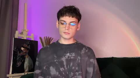 danieltuckerr online show from May 2, 2026, 9:42 pm