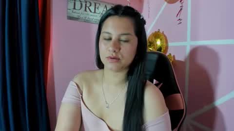 DaNii online show from November 27, 2025, 6:32 pm