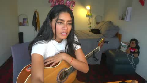 Snapshot of daniisla chatting on May 31, 2026, 6:09 pm danalle .. online show from May 31, 2026, 6:09 pm