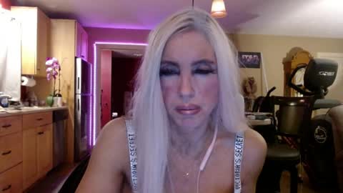 DanikaWhite69 online show from June 9, 2026, 12:50 pm