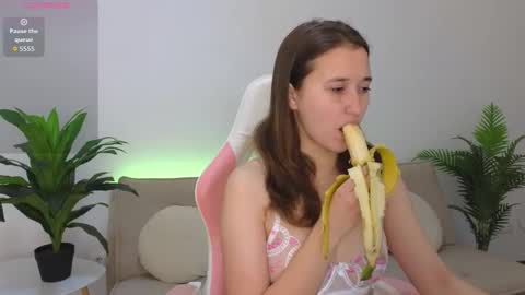 Snapshot of danikazola chatting on February 6, 2026, 2:09 pm danikazola online show from February 6, 2026, 2:09 pm