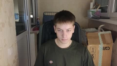 Snapshot of danila_trezzini chatting on April 2, 2026, 8:28 pm danila online show from April 2, 2026, 8:28 pm