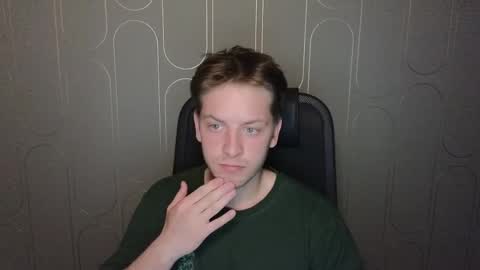 Snapshot of danila_trezzini chatting on April 19, 2026, 8:22 pm danila online show from April 19, 2026, 8:22 pm