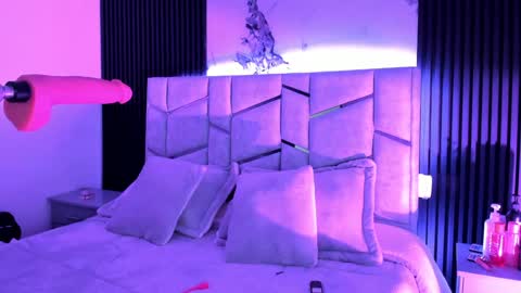 Snapshot of daniphoenixx chatting on December 28, 2024, 7:11 pm Dani Phonenix online show from December 28, 2024, 7:11 pm