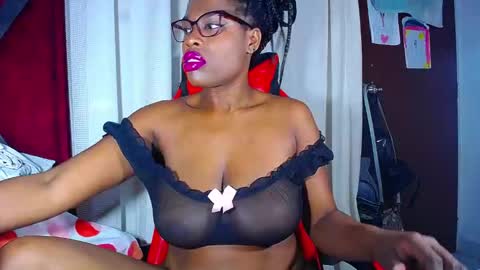 danisabrownn online show from November 21, 2025, 7:12 pm