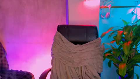 Snapshot of danita_veelz chatting on May 9, 2026, 11:43 pm danita_veelz online show from May 9, 2026, 11:43 pm